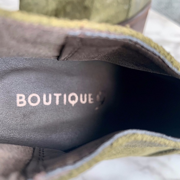 BOUTIQUE 9 Dark Olive Green Suede Boots SIZE 7M BNIB - Picture 8 of 14